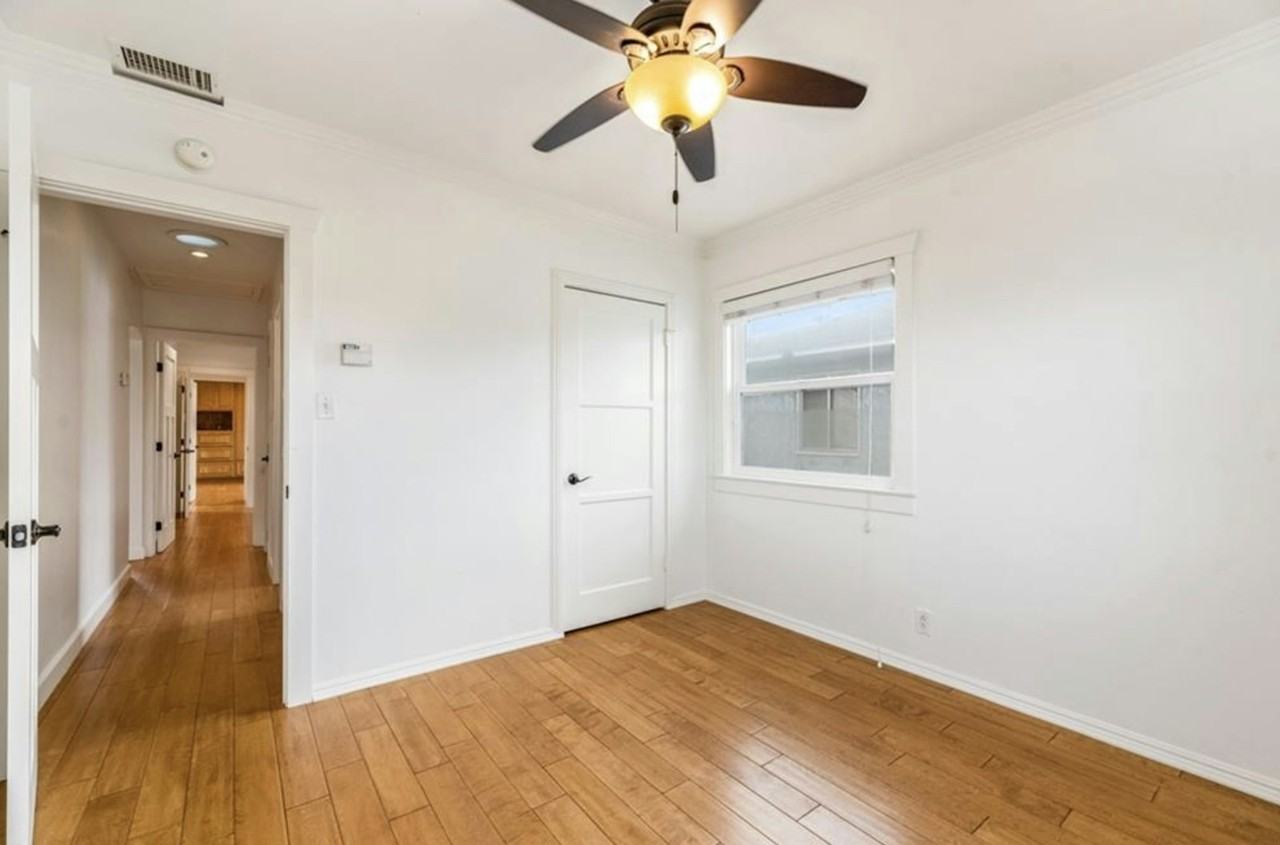 4759 Hackett Avenue - Photo 3 of 32