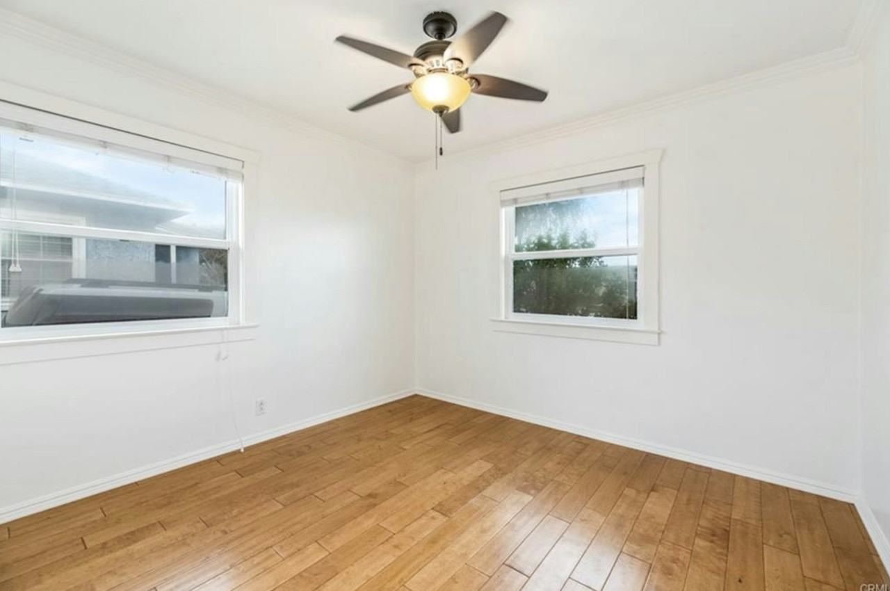 4759 Hackett Avenue - Photo 4 of 32