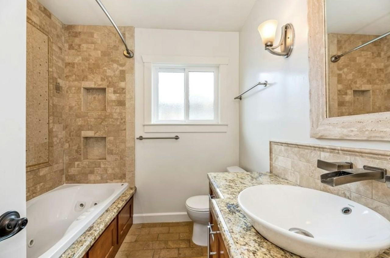 4759 Hackett Avenue - Photo 5 of 32