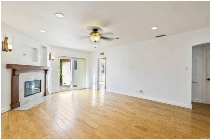 4759 Hackett Avenue - Photo 6 of 32