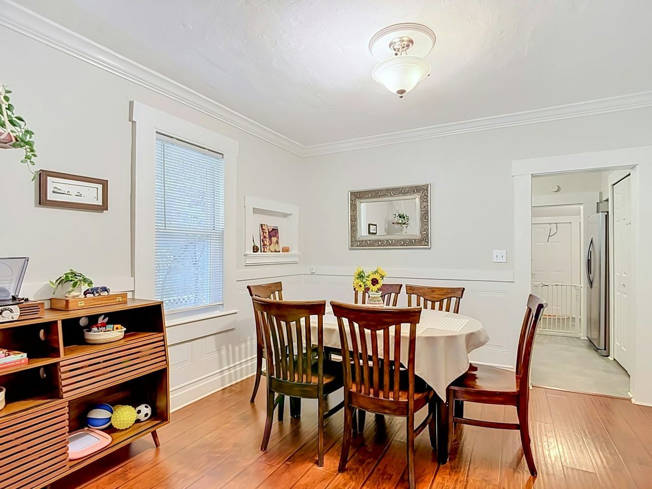 115 East Lambright Street - Photo 4 of 41