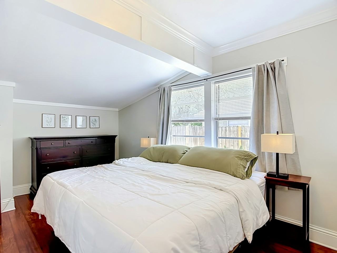 115 East Lambright Street - Photo 6 of 41