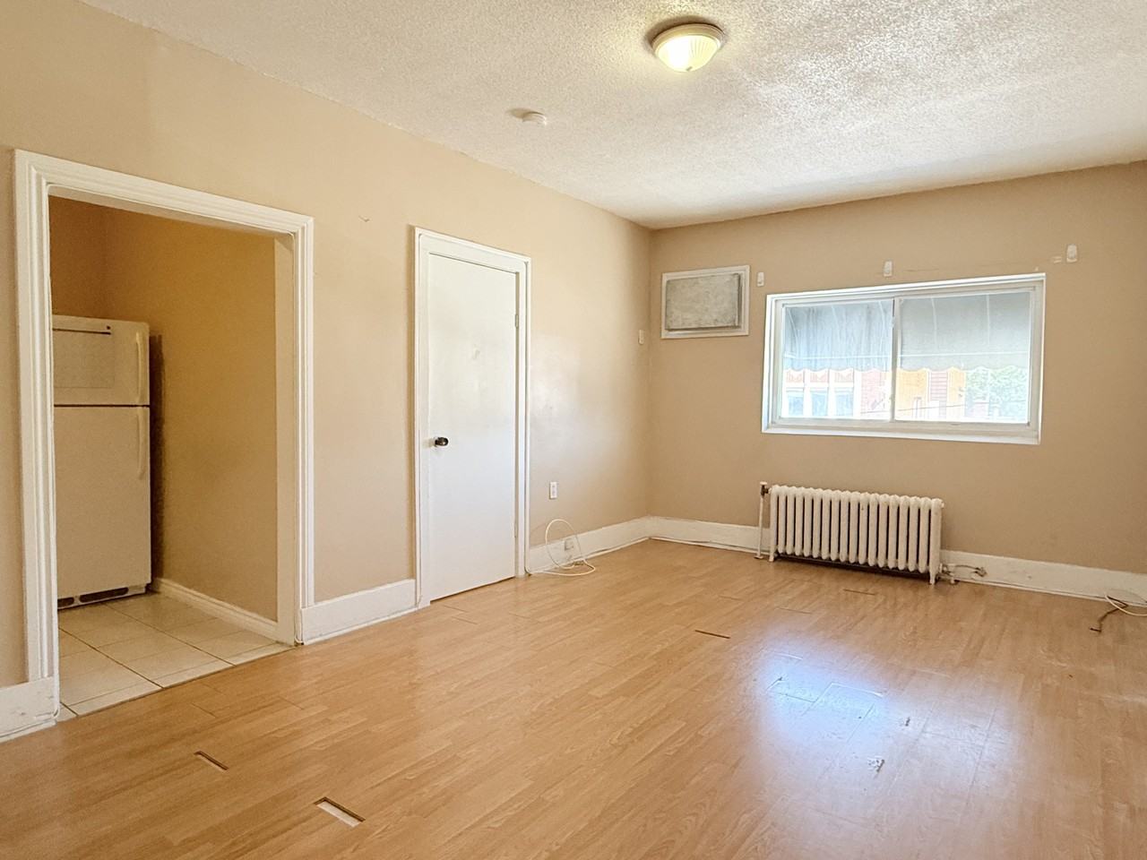 1441 Wyandotte St E #5