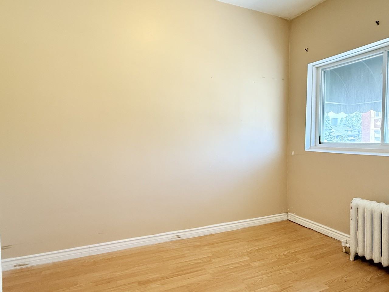 1441 Wyandotte St E #5 - Photo 7 of 17