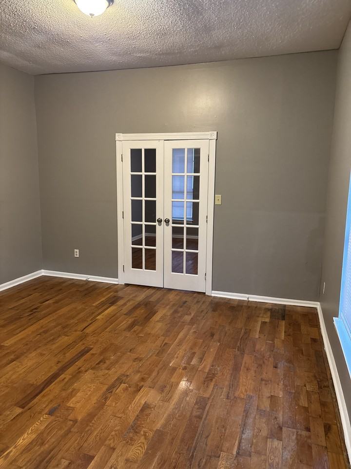 1014 Philadelphia St #1 - Photo 4 of 29