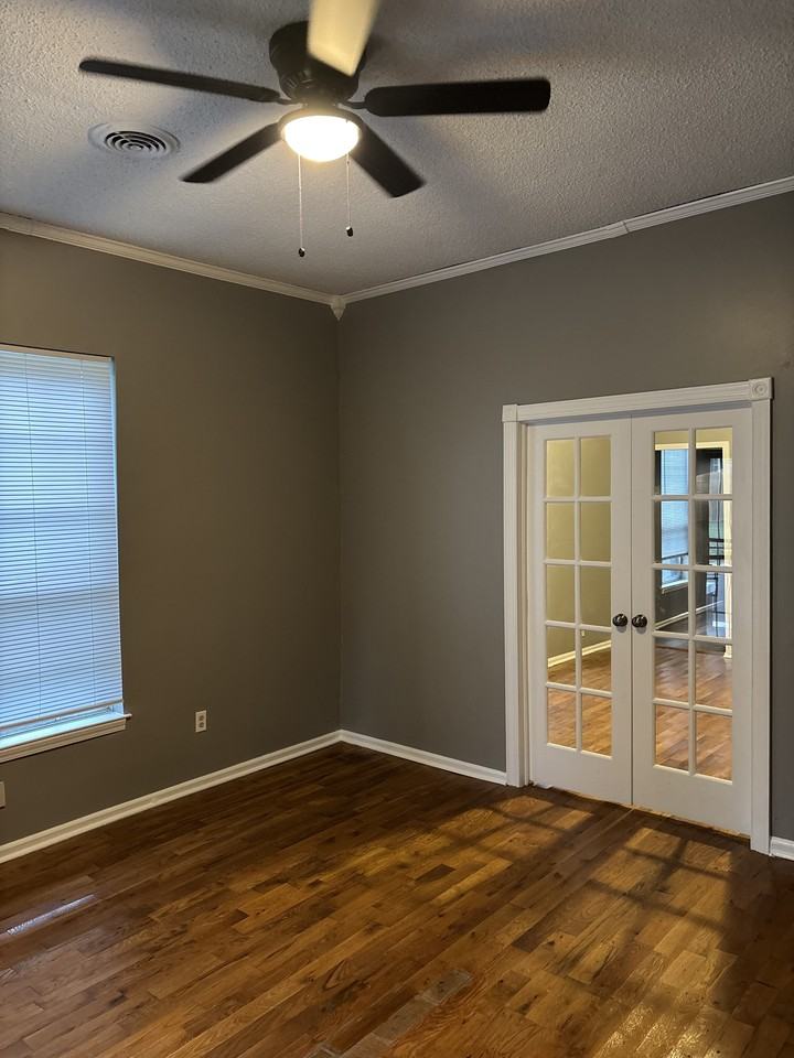 1014 Philadelphia St #1 - Photo 5 of 29