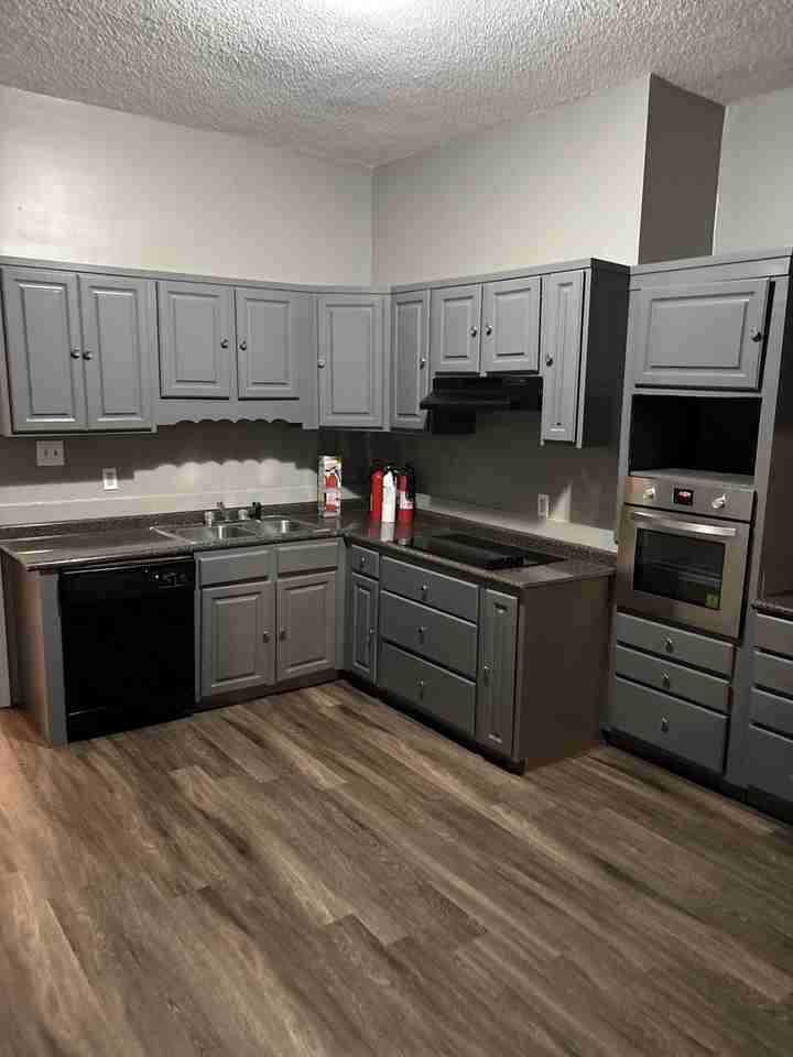 1014 Philadelphia St #1 - Photo 6 of 29