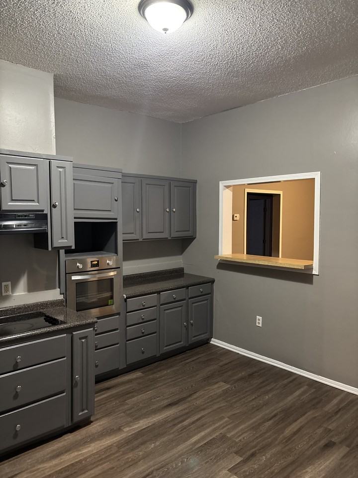 1014 Philadelphia St #1 - Photo 7 of 29
