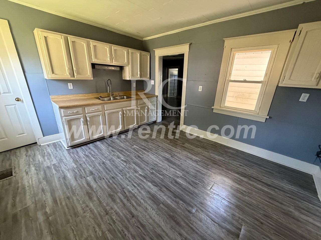 309 W Washington St - Photo 3 of 13