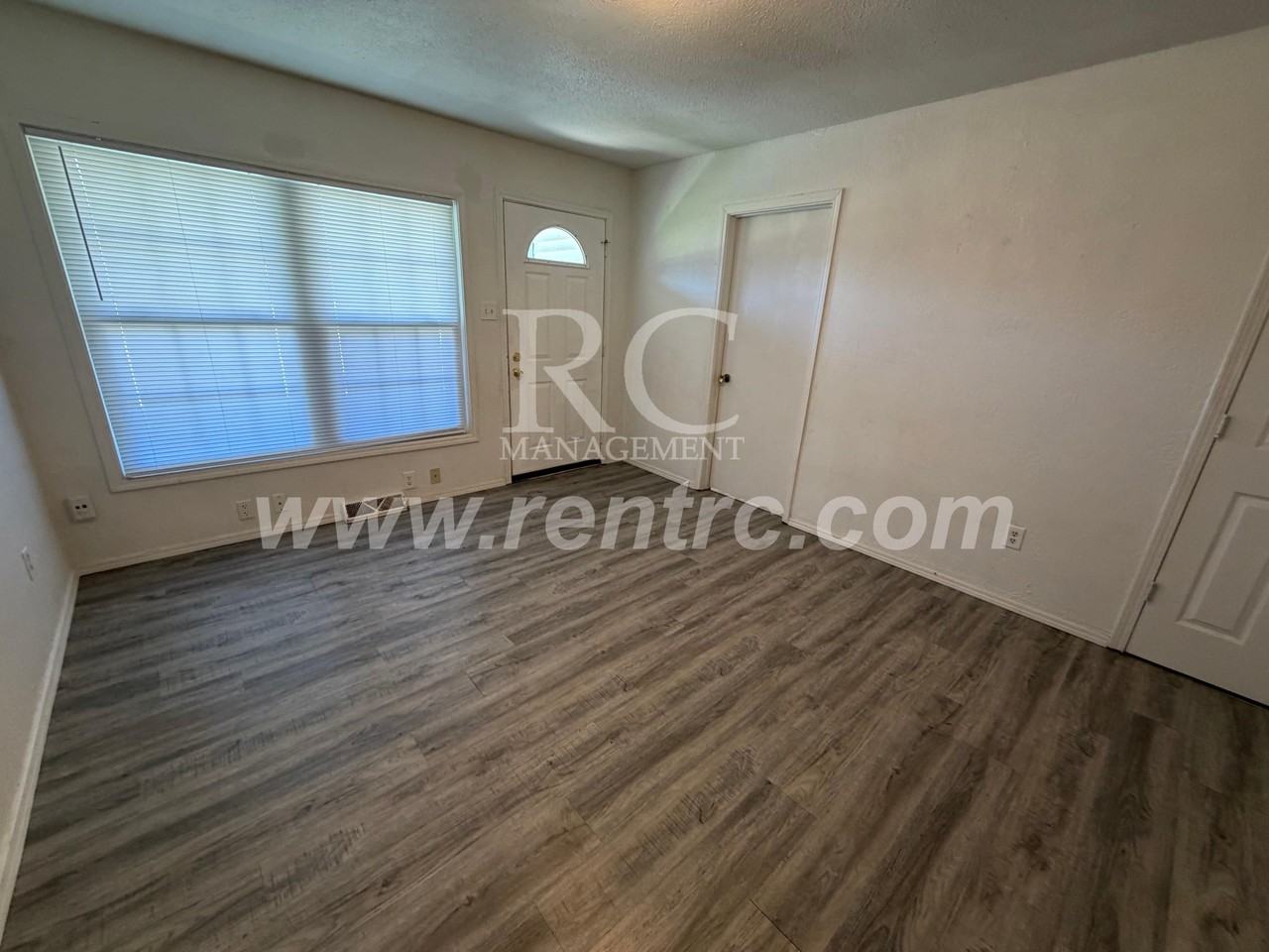 107 W 13th St #W - Photo 7 of 13
