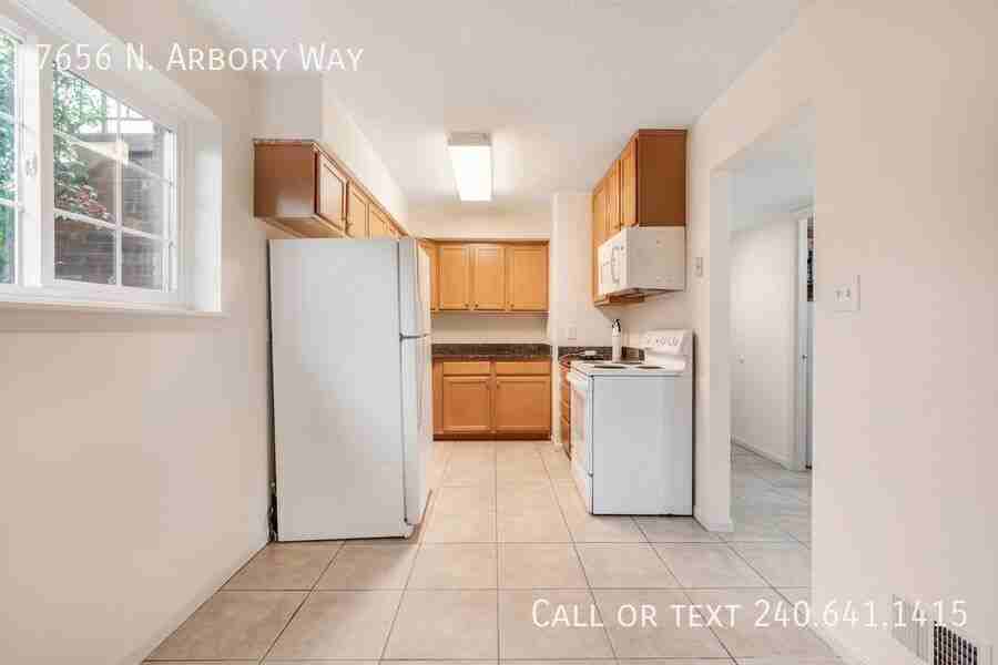 7656 N Arbory Way - Photo 5 of 12