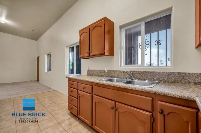 5869 S Figueroa St #3S8 - Photo 2 of 20