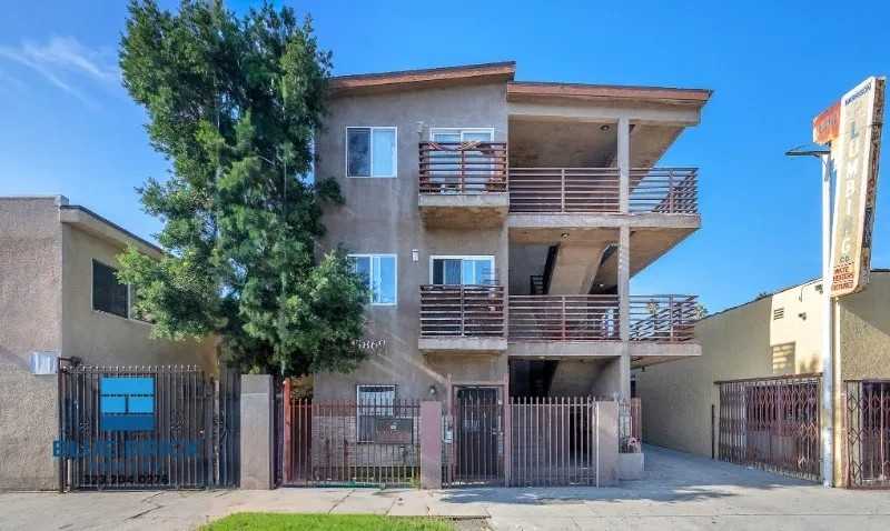 5869 S Figueroa St #3S8 - Photo 3 of 20