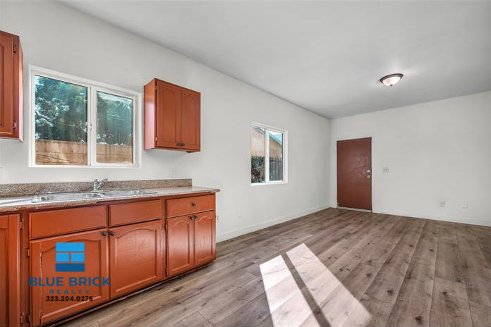 8316 S San Pedro St - Photo 5 of 12