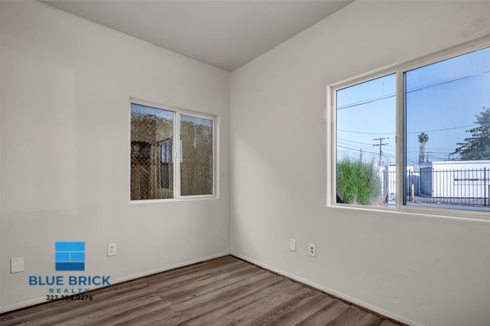 8316 S San Pedro St - Photo 7 of 12