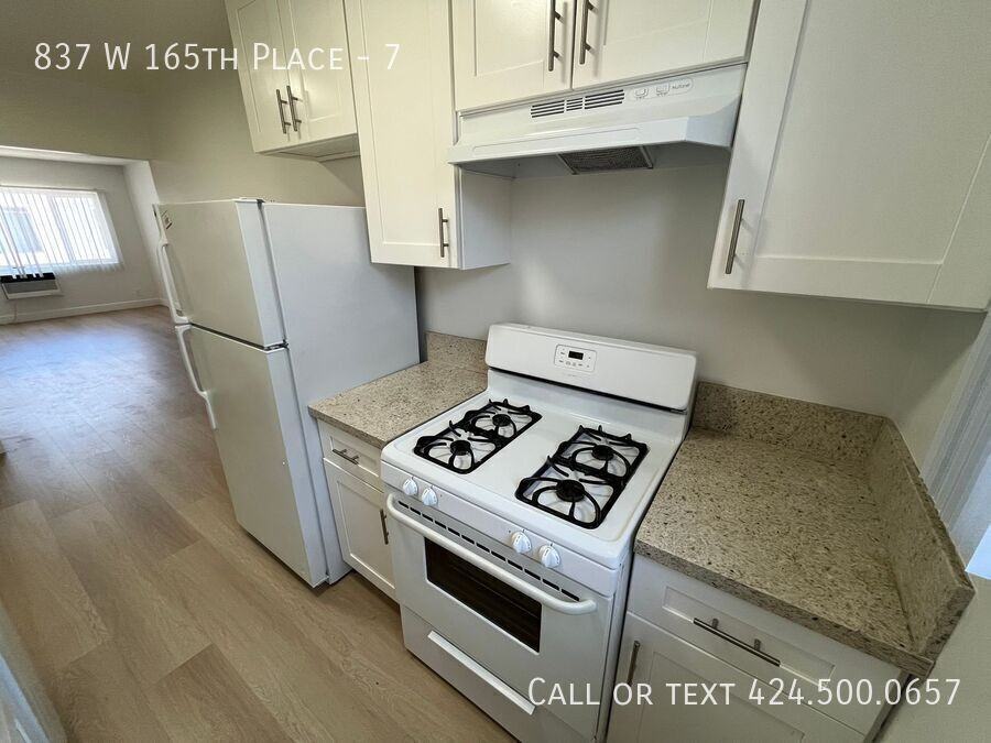 837 W 165th Pl #7 - Photo 6 of 27