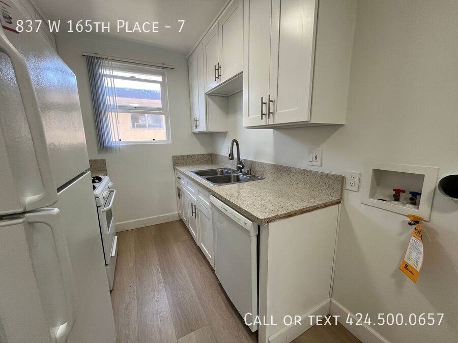 837 W 165th Pl #7 - Photo 7 of 27