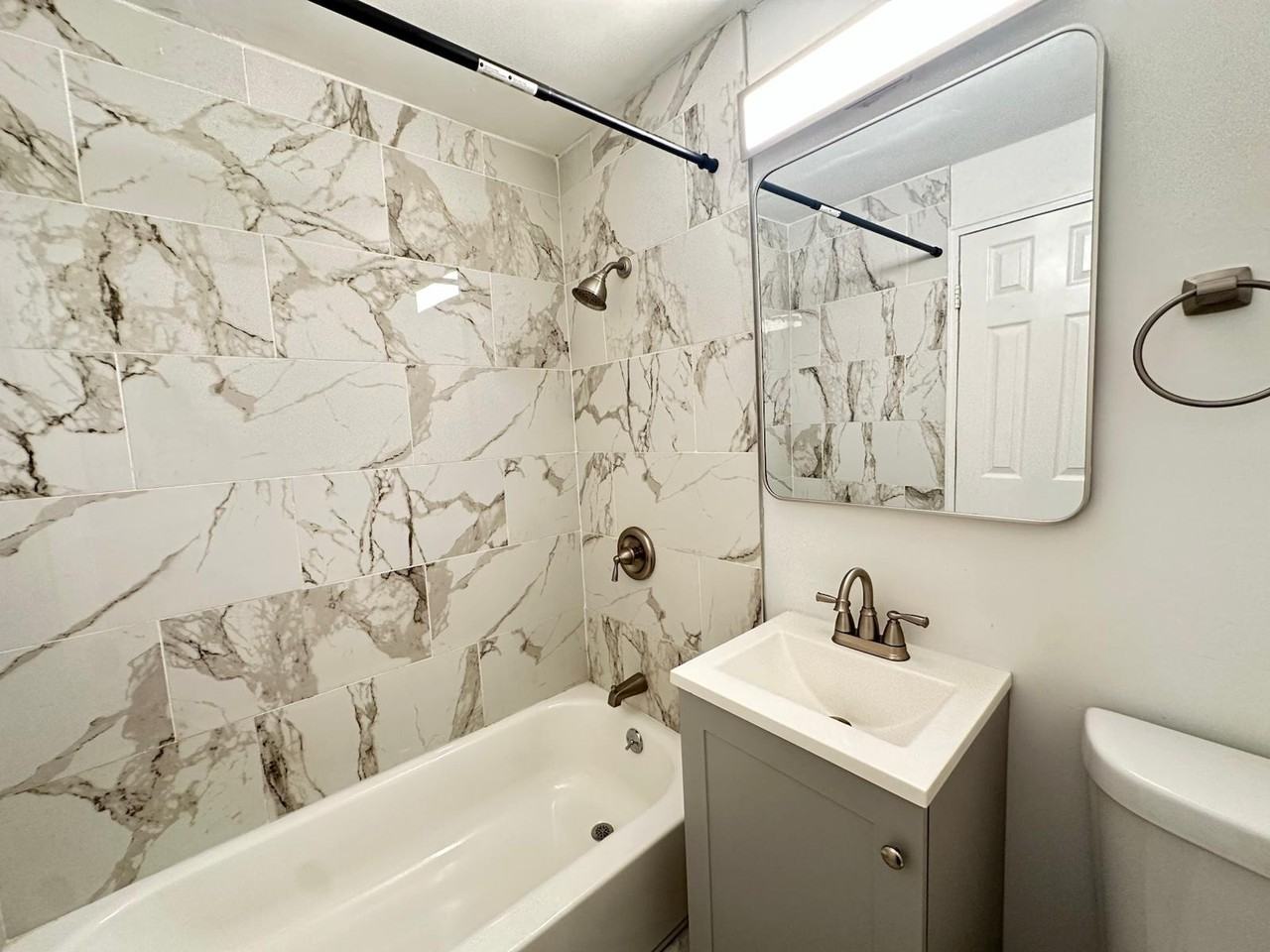 7108 Oxford Ave #38 - Photo 6 of 8