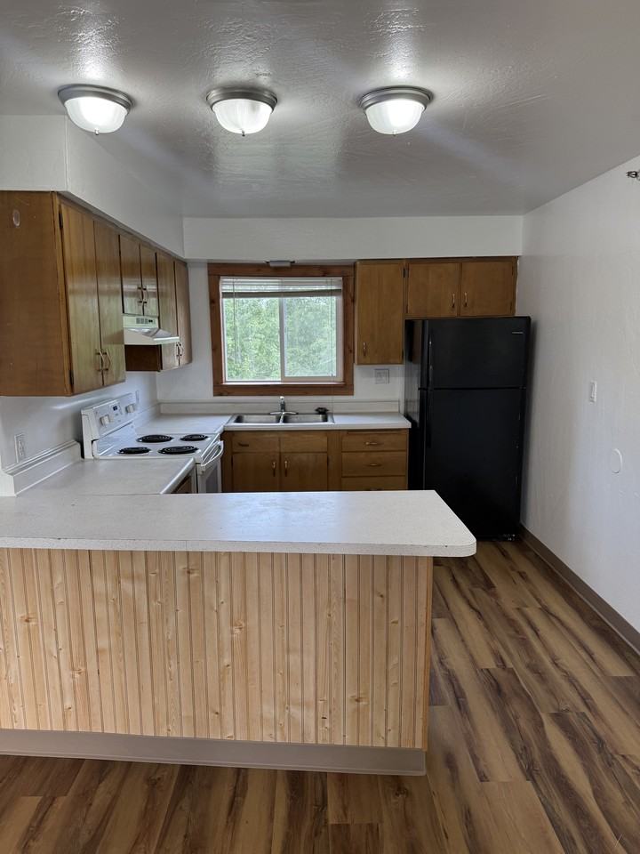 827 17th Ave #144 - Photo 2 of 12