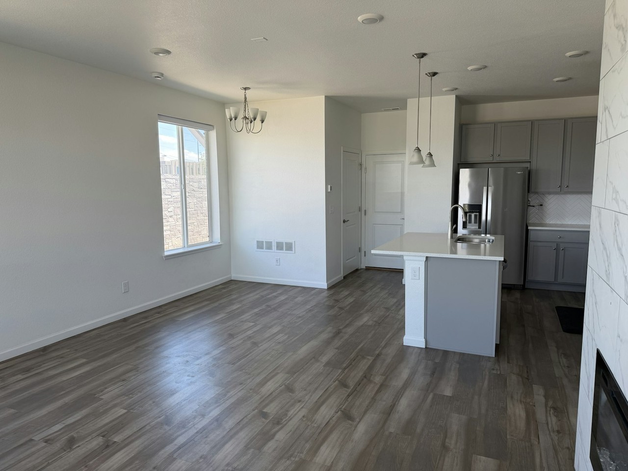 1940 South Poplar Court - Photo 4 of 25