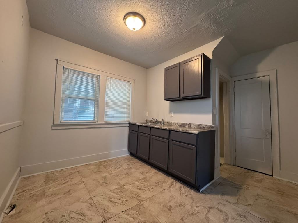 2474 Fullerton St #1 - Photo 5 of 11