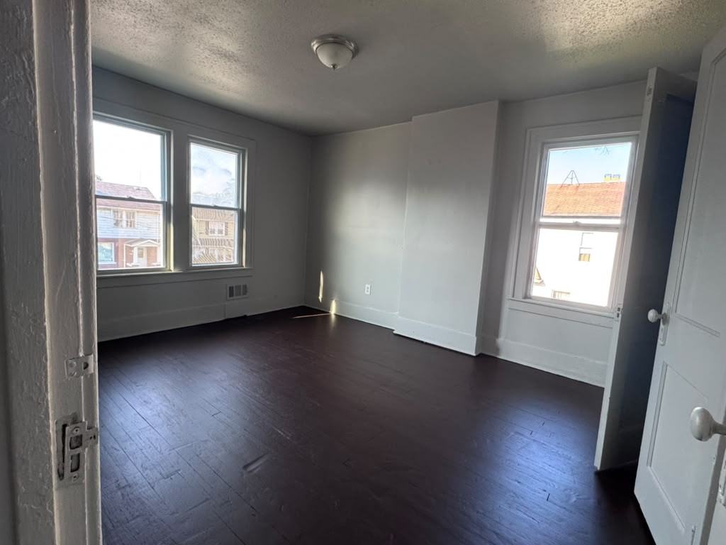 2474 Fullerton St #1 - Photo 7 of 11