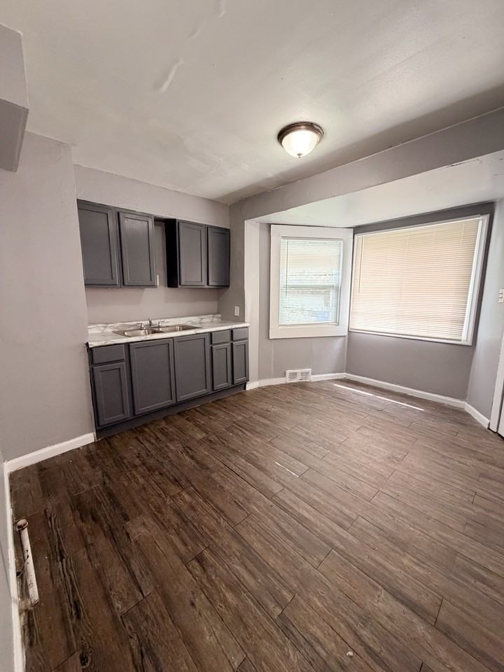 14134 Collingham Dr #1 - Photo 5 of 23