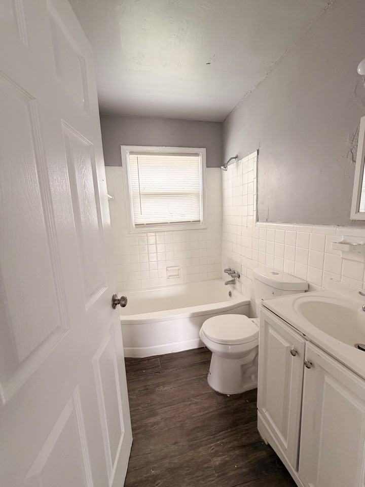 14134 Collingham Dr #1 - Photo 7 of 23