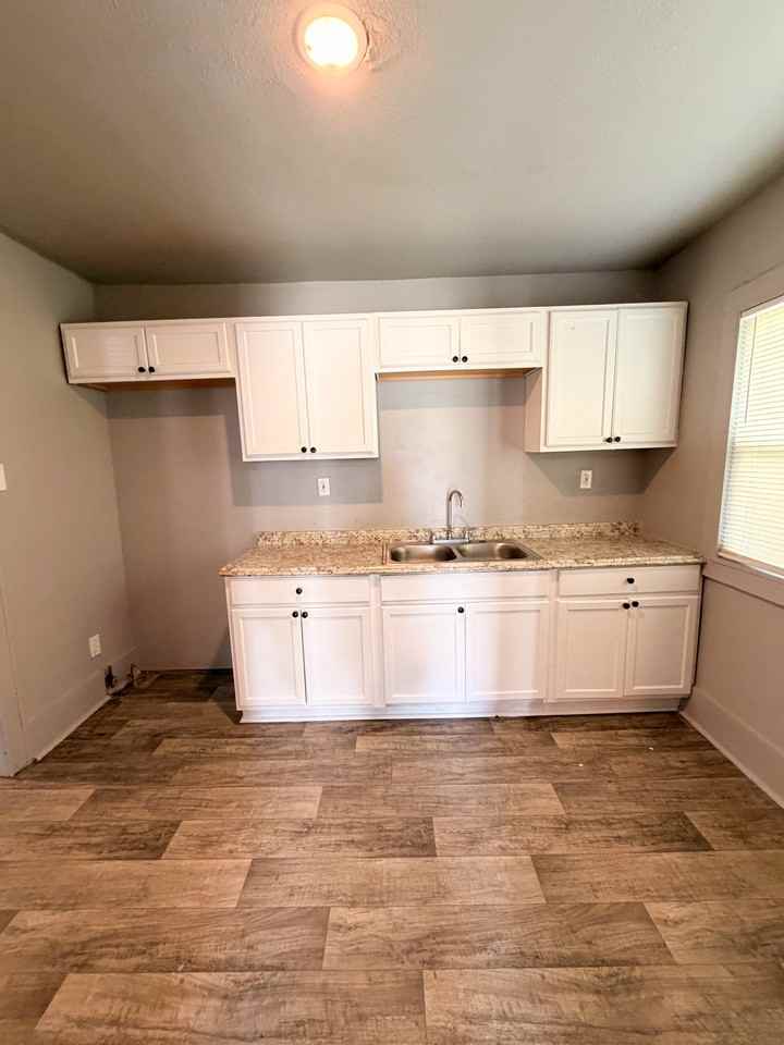 13225 Santa Rosa Dr #1 - Photo 4 of 37