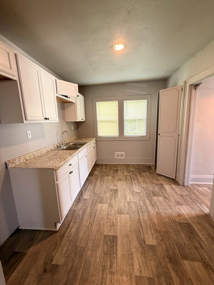 13225 Santa Rosa Dr #1 - Photo 5 of 37