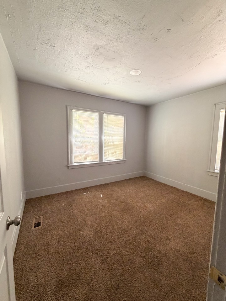 13225 Santa Rosa Dr #1 - Photo 6 of 37