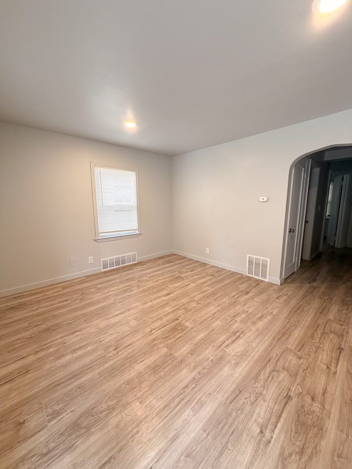 14550 Northlawn St #1 - Photo 3 of 10
