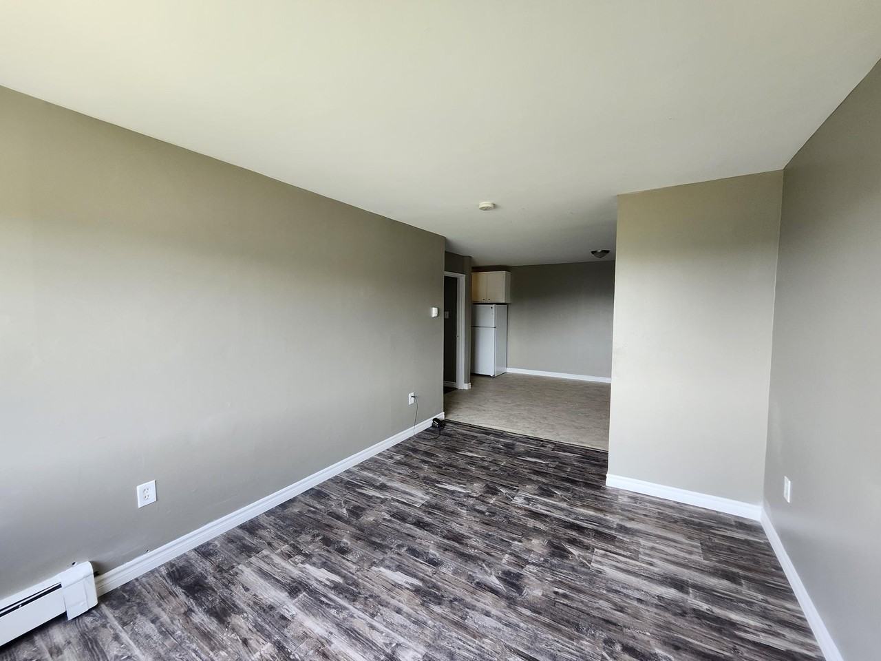 7 Roxbury Dr #6 - Photo 5 of 15