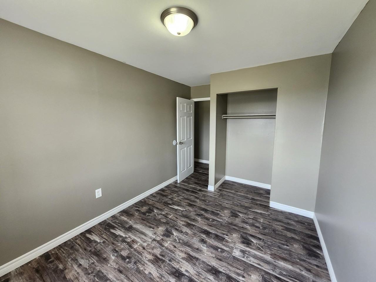 7 Roxbury Dr #6 - Photo 7 of 15