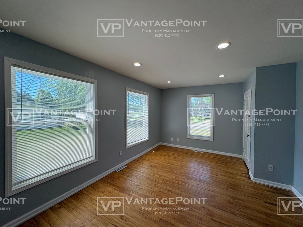 460 S Emery Ave Lowr - Photo 7 of 21