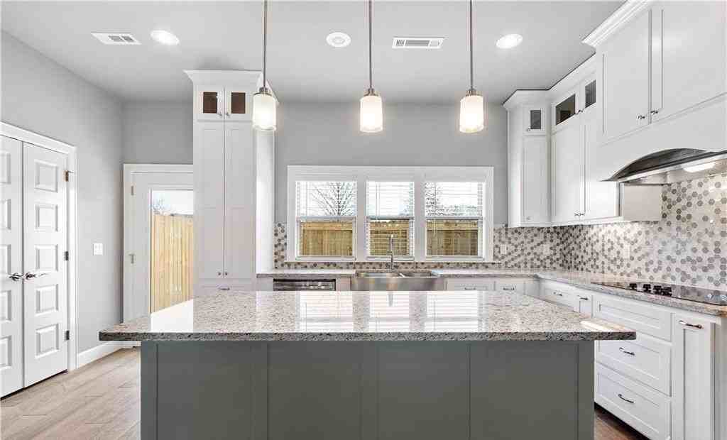 404 Nw Retreat Ln - Photo 6 of 20