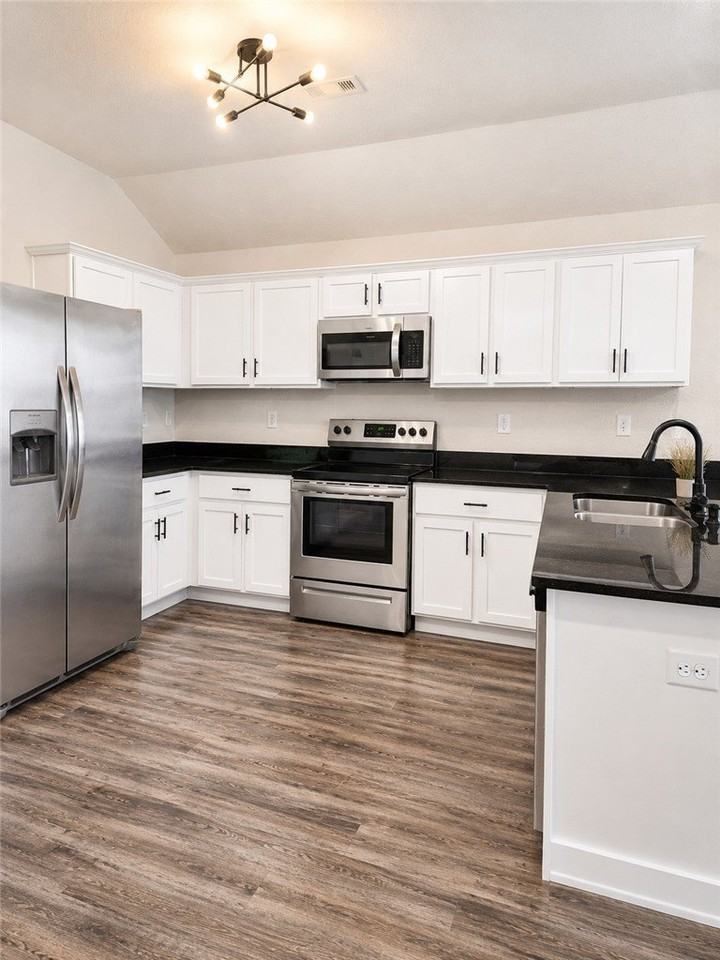 1221 S Ivory Bill Ln - Photo 3 of 15