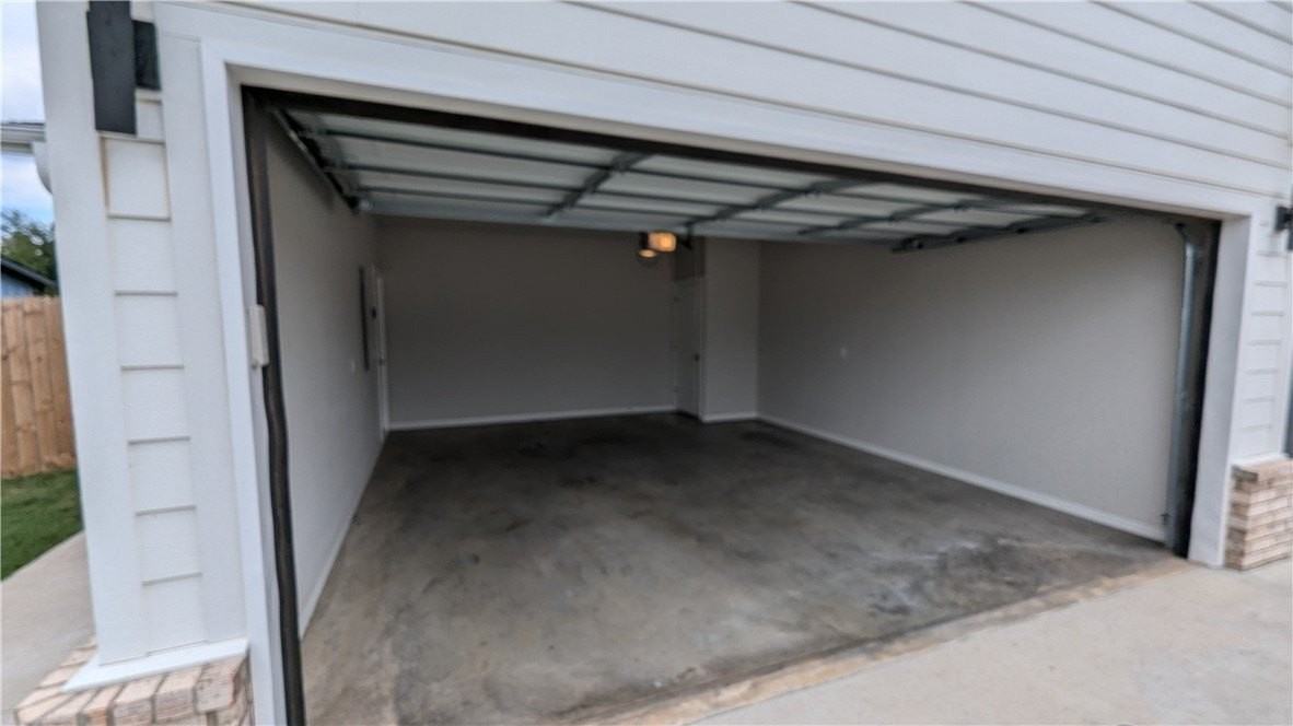 1606 Sw Casuarina Dr #1 - Photo 2 of 14