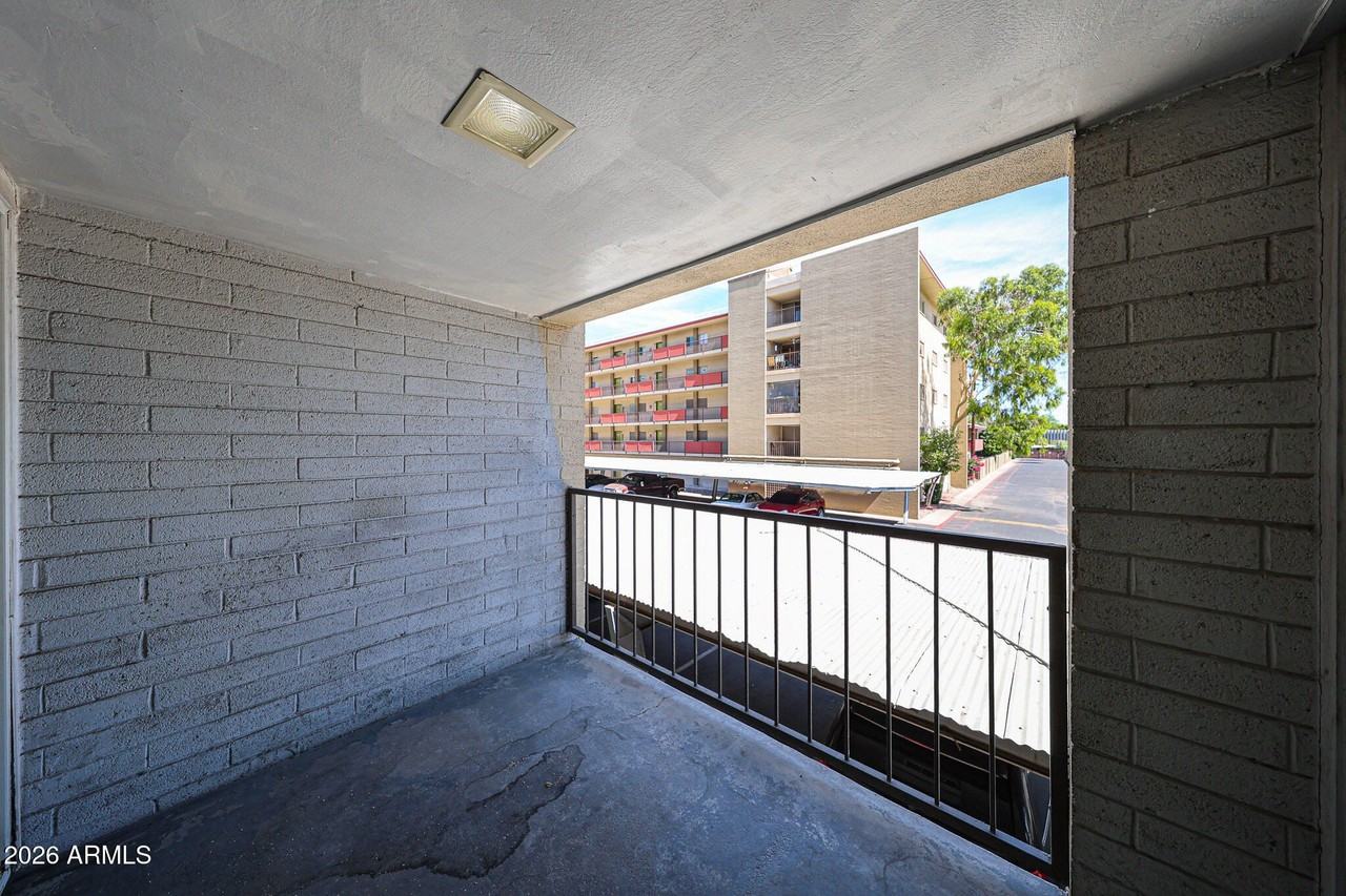 351 E Thomas Rd #D201 - Photo 3 of 43