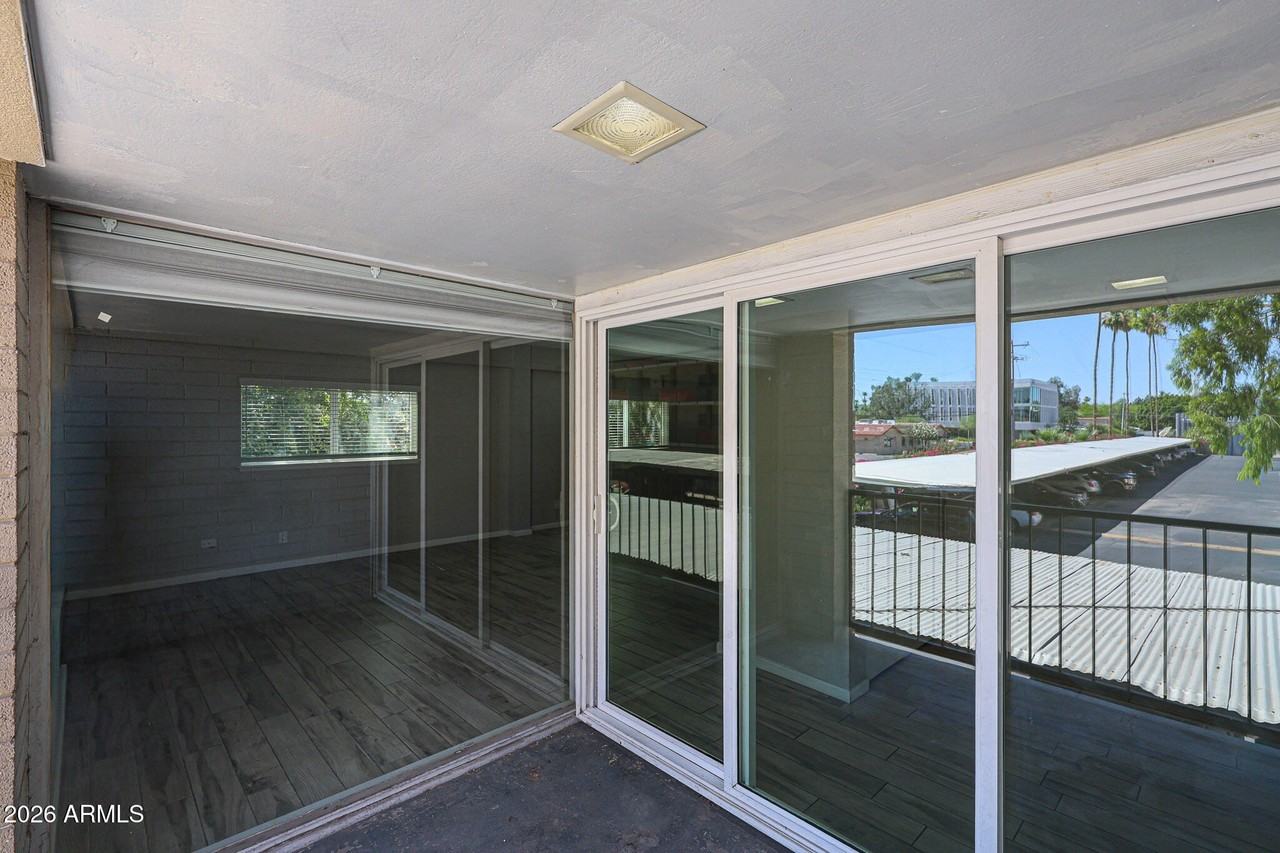 351 E Thomas Rd #D201 - Photo 4 of 43