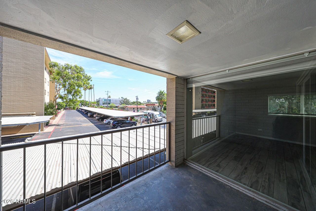351 E Thomas Rd #D201 - Photo 5 of 43