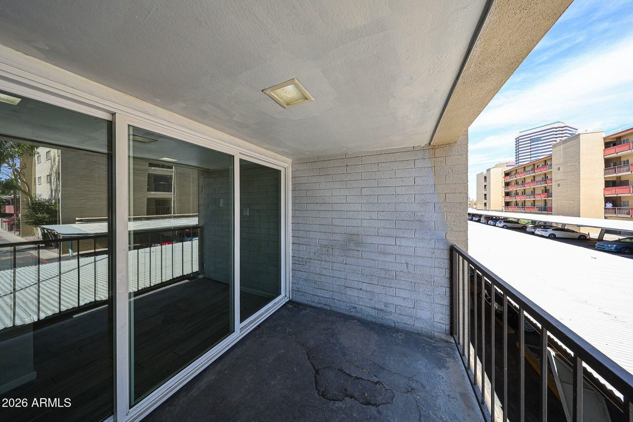 351 E Thomas Rd #D201 - Photo 6 of 43