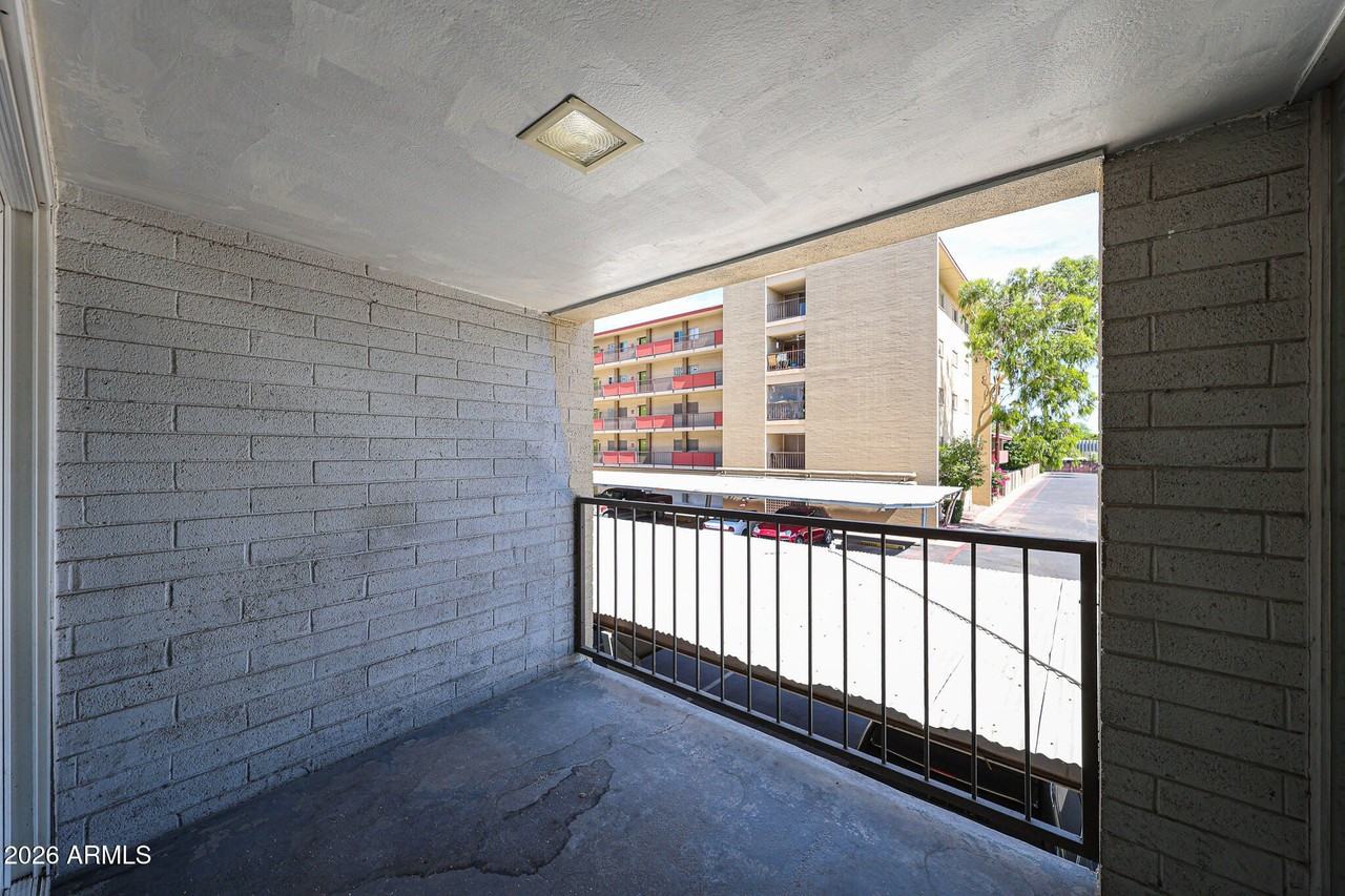 351 E Thomas Rd #D201 - Photo 7 of 43