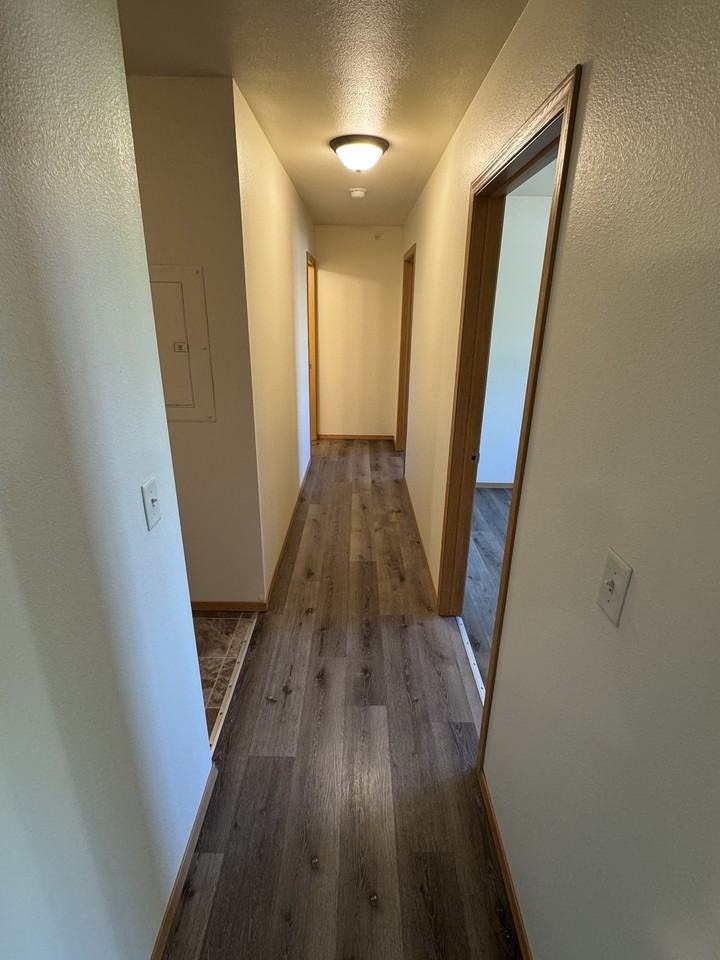 Wilshire Apartment Complex - Photo 6 of 17