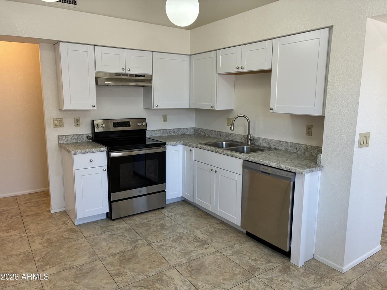 10820 W Wagon Wheel Dr - Photo 7 of 38