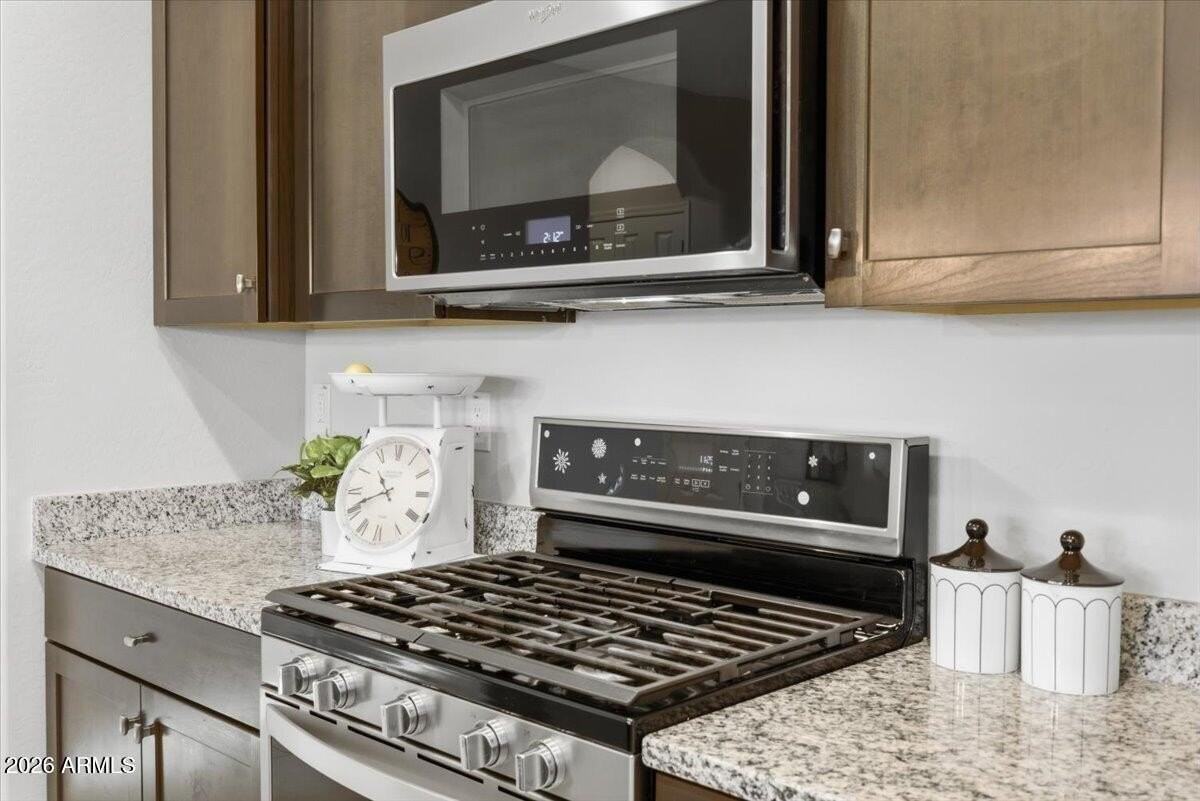 3745 N Astoria Dr - Photo 3 of 40