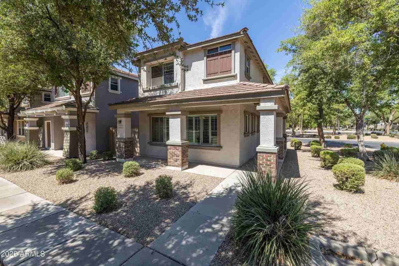 1531 S Longspur Ln - Photo 2 of 34