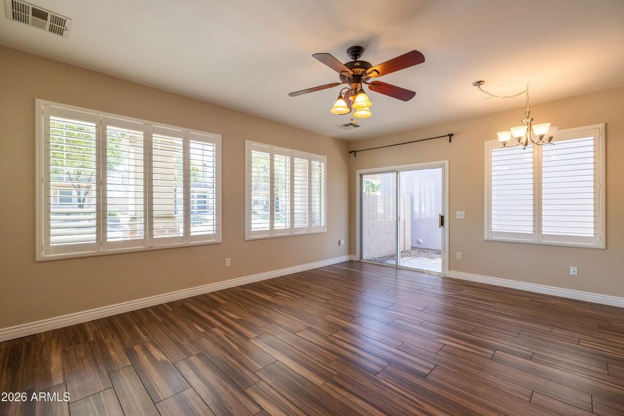 1531 S Longspur Ln - Photo 3 of 34