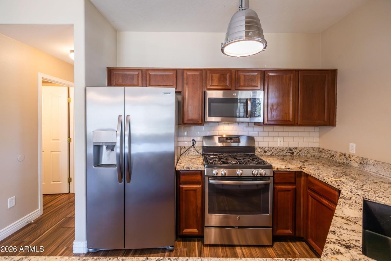 1531 S Longspur Ln - Photo 6 of 34