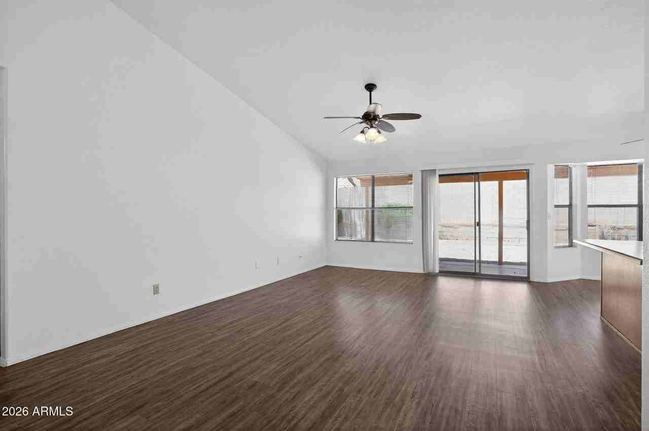2524 E Indigo Brush Rd - Photo 7 of 21